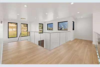 348 E Hidden Lake Dr, Bountiful, UT 84010 - Photo 27