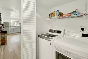 971 E 10600 S, Sandy, UT 84094 - Photo 11