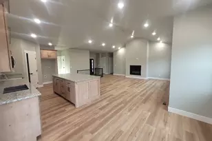 1363 Shelby Ln, Helper, UT 84526 - Photo 9