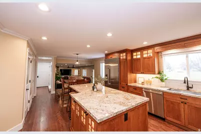 904 W 2300 S, Syracuse, UT 84075 - Photo 17