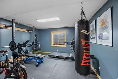 2111 Glacier View Dr, Sandy, UT 84092 - Photo 29