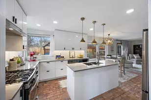 2111 Glacier View Dr, Sandy, UT 84092 - Photo 11