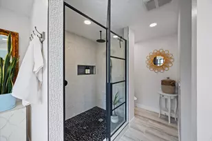 2111 Glacier View Dr, Sandy, UT 84092 - Photo 19