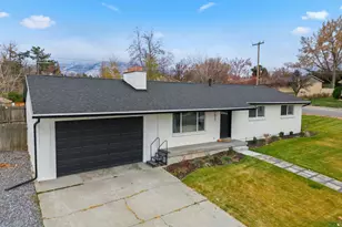 7027 S Ponderosa Dr, Cottonwood Heights, UT 84121 - Photo 3