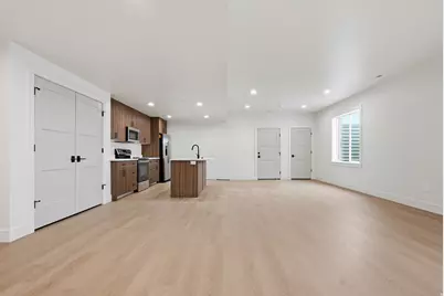 1371 N 330 E #8, Orem, UT 84057 - Photo 17
