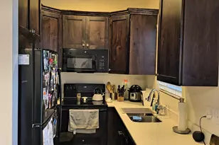 928 S Washington St W, Salt Lake City, UT 84101 - Photo 3