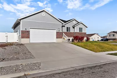 424 W 275 S, Tremonton, UT 84337 - Photo 3