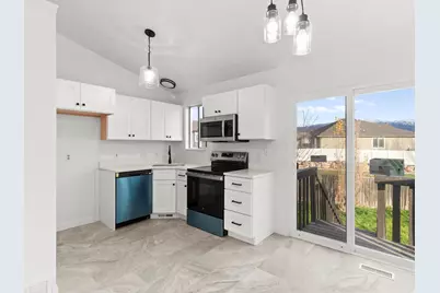 336 W 150 N, Clearfield, UT 84015 - Photo 5