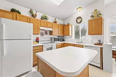 3594 S Country West Dr S, Magna, UT 84044 - Photo 7