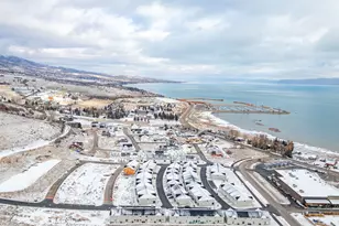 559 N Blue Lake St, Garden City, UT 84028 - Photo 37