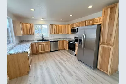 886 Wood St, Ogden, UT 84404 - Photo 5