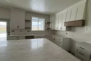 2524 W 2950 N, Farr West, UT 84404 - Photo 7