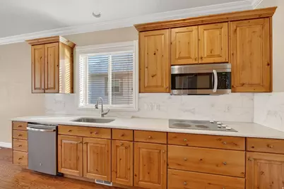 687 E 3420 N, Lehi, UT 84043 - Photo 7