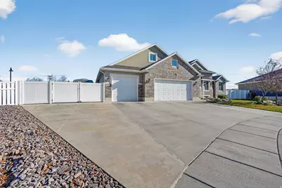 731 S 3050 W, Syracuse, UT 84075 - Photo 3