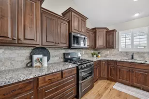 731 S 3050 W, Syracuse, UT 84075 - Photo 13