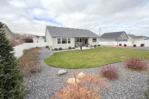 8626 N Lakeshore Dr, Lake Point, UT 84074 - Photo 35