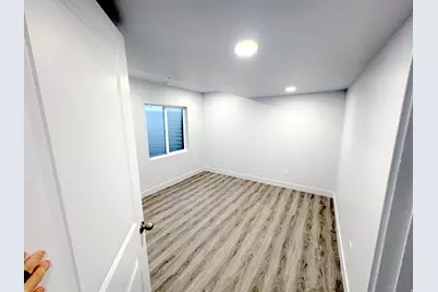 8626 N Lakeshore Dr, Lake Point, UT 84074 - Photo 27