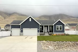 8626 N Lakeshore Dr, Lake Point, UT 84074 - Photo 1