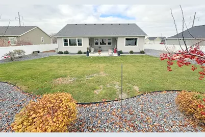 8626 N Lakeshore Dr, Lake Point, UT 84074 - Photo 31