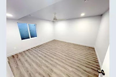 8626 N Lakeshore Dr, Lake Point, UT 84074 - Photo 29