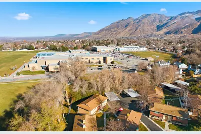 2569 E Canterbury Ln, Cottonwood Heights, UT 84121 - Photo 33