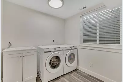 2240 S Lorin Cir W, Ogden, UT 84401 - Photo 13