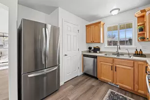 7847 N Saddleback Dr E, Eagle Mountain, UT 84005 - Photo 9