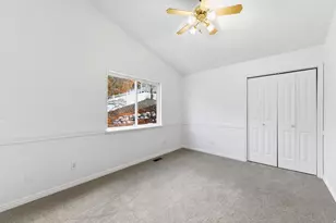 3759 S Huntington Dr, Bountiful, UT 84010 - Photo 37