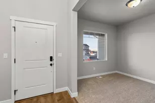 1077 S Red Barn Vw Dr, Santaquin, UT 84655 - Photo 9