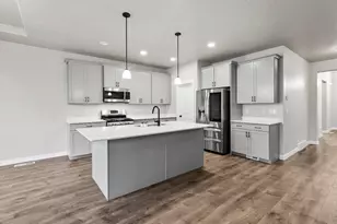 1077 S Red Barn Vw Dr, Santaquin, UT 84655 - Photo 17