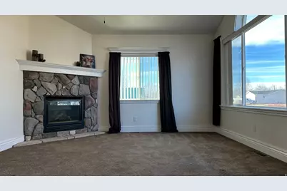 299 W 100 N, Roosevelt, UT 84066 - Photo 13