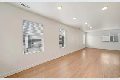 70 E Weekes Way, Clearfield, UT 84015 - Photo 7