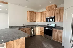 866 E 130 N, Hyde Park, UT 84318 - Photo 11