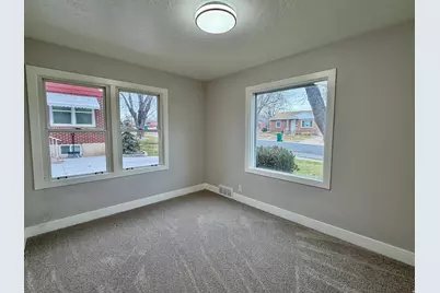 260 S 700 E, Clearfield, UT 84015 - Photo 11