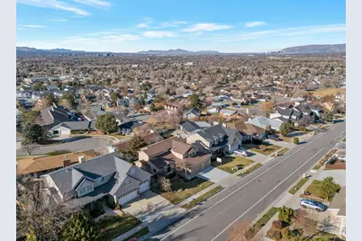 6958 S Hollow Mill Dr, Cottonwood Heights, UT 84121 - Photo 41