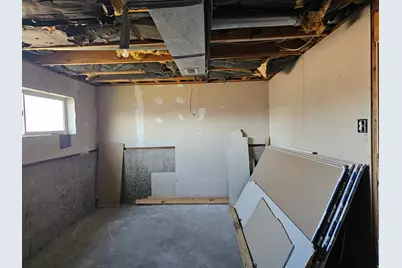 160 S Center St, Wellington, UT 84542 - Photo 17