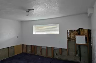 160 S Center St, Wellington, UT 84542 - Photo 15