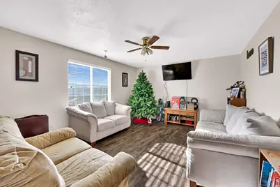 272 W 400 N, Tremonton, UT 84337 - Photo 7