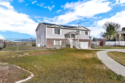 272 W 400 N, Tremonton, UT 84337 - Photo 3