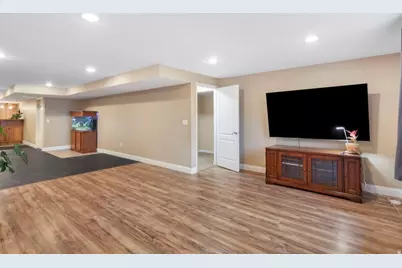 874 Avalon Hills Dr, Ogden, UT 84404 - Photo 15