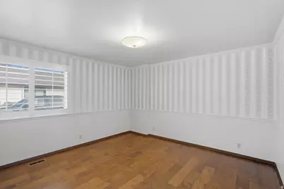 4608 S Locust Ln E, Holladay, UT 84117 - Photo 17