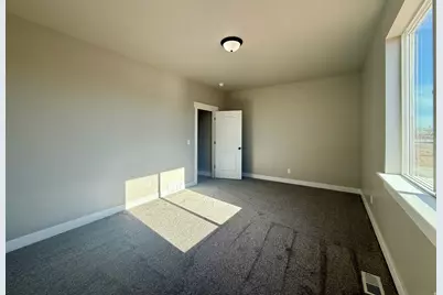 1198 W Grayhawk Loop, Roosevelt, UT 84066 - Photo 27