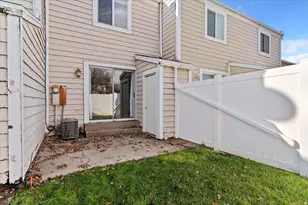 586 W 1950 N, Centerville, UT 84014 - Photo 19