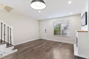 586 W 1950 N, Centerville, UT 84014 - Photo 3