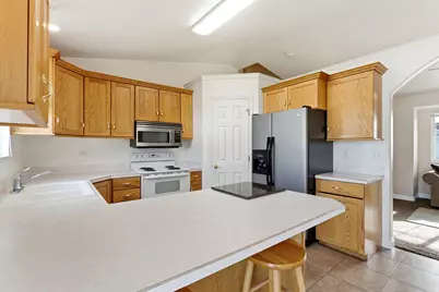 566 W 450 N, Tremonton, UT 84337 - Photo 15