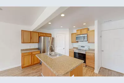 1228 N Cattail Dr, Spanish Fork, UT 84660 - Photo 3