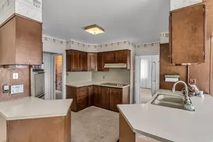 2242 E Kensington Ave S, Salt Lake City, UT 84108 - Photo 3