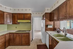 2242 E Kensington Ave S, Salt Lake City, UT 84108 - Photo 7