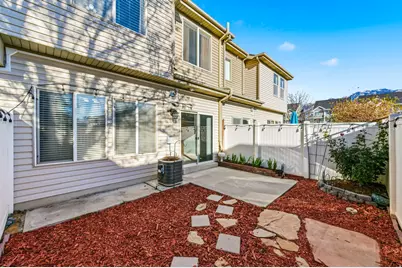 202 E Alpine Trail Dr S, Draper, UT 84020 - Photo 3