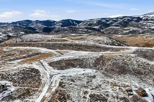 574 N Crestview Dr, Garden City, UT 84028 - Photo 9